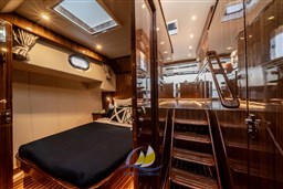 460SX sidecabin