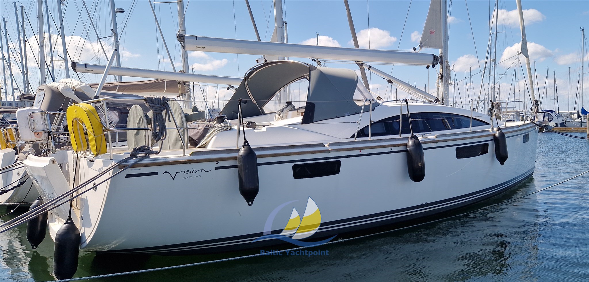 Bavaria 42 Vision Short Keel Version