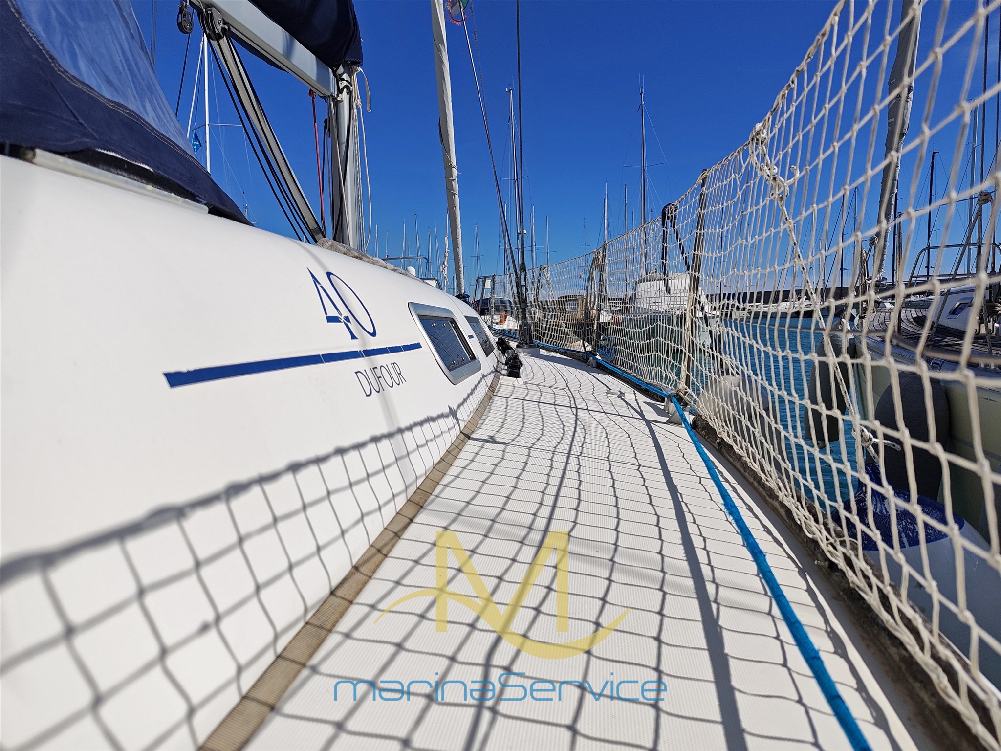 Walkside on starboard