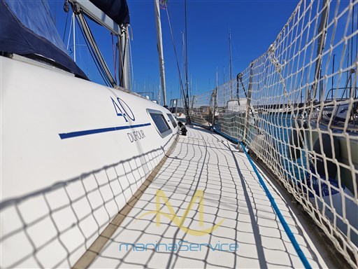 Walkside on starboard