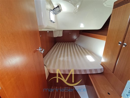 Aft cabin on port