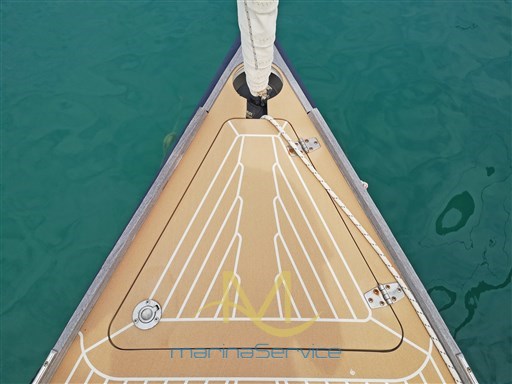 Bow - anchor locker