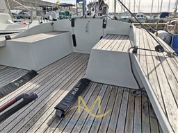Cockpit on staboard