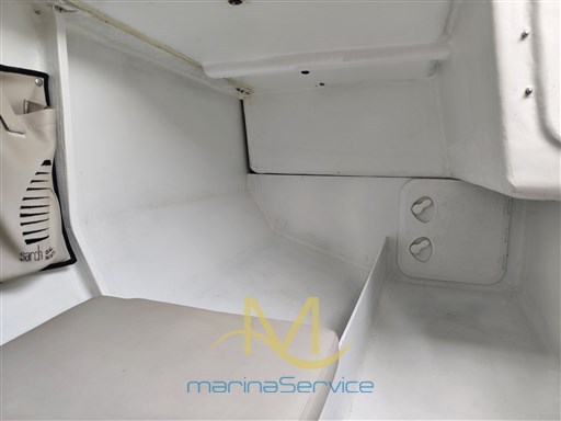 Stern interiors on starboard