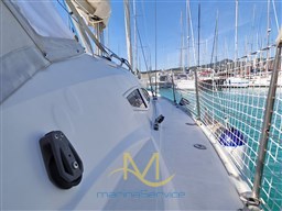 Walkside on starboard