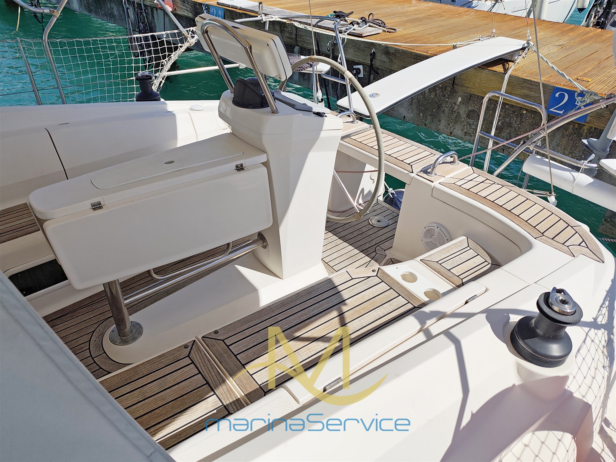 Back cockpit on port