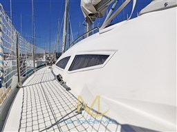Walkside on portside