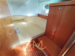 Aft port cabin
