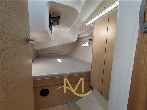 Stern cabin on port