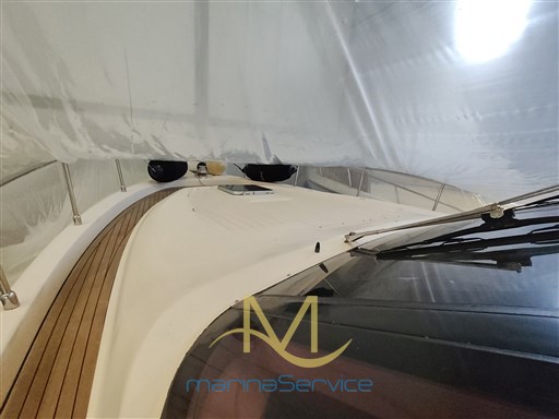 Bow sunbed