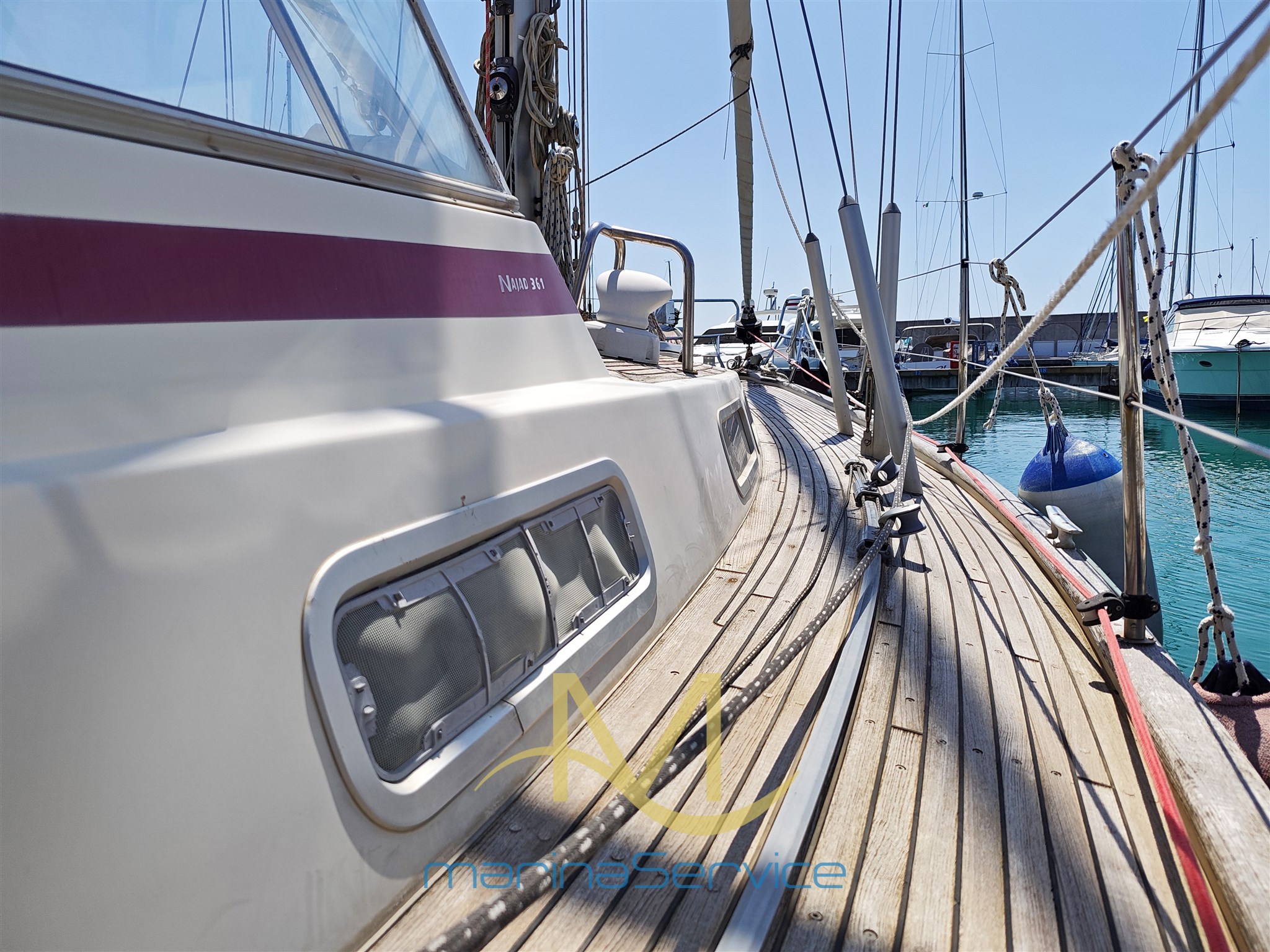Starboard walkside