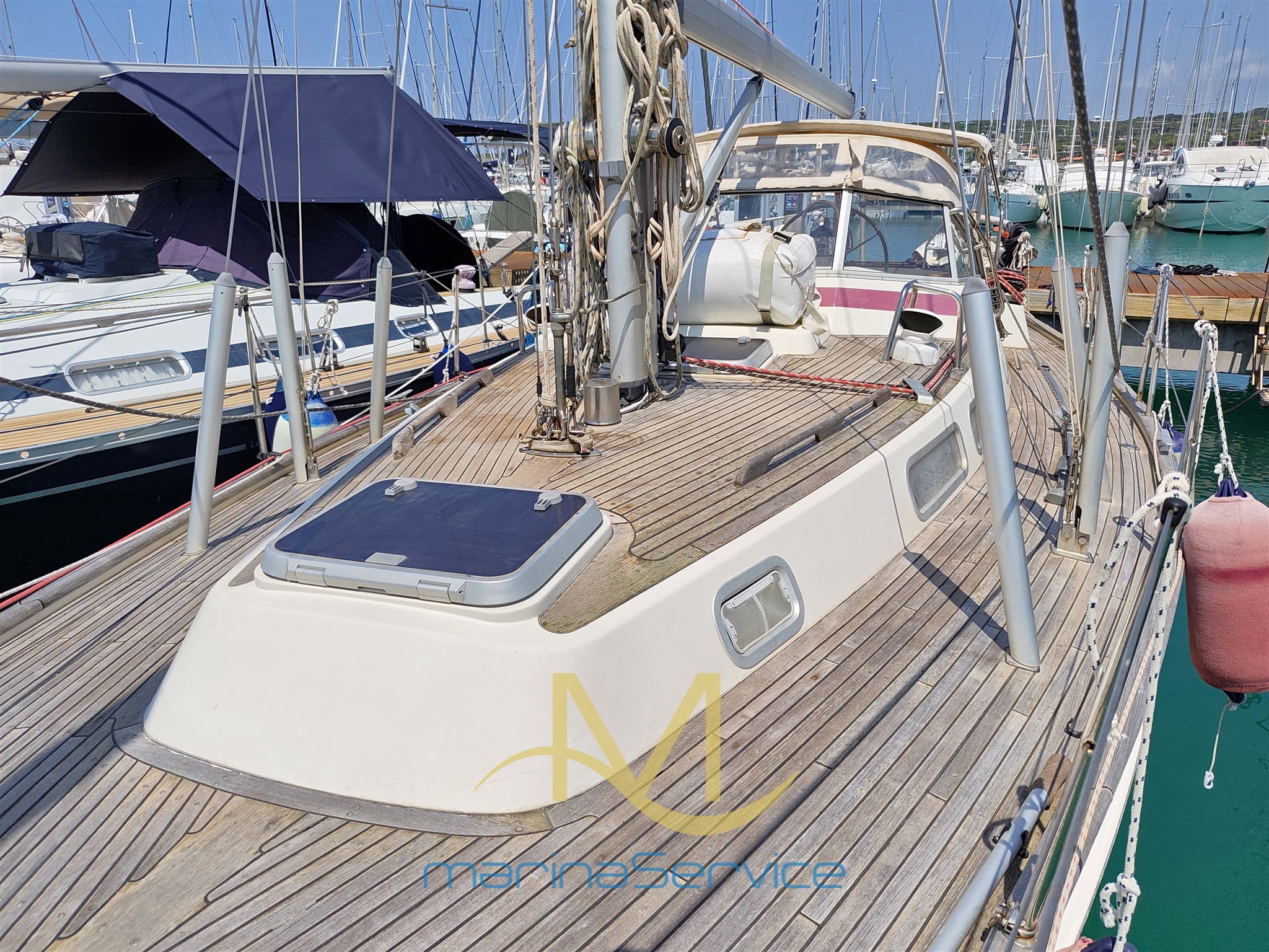 Retro deck on port