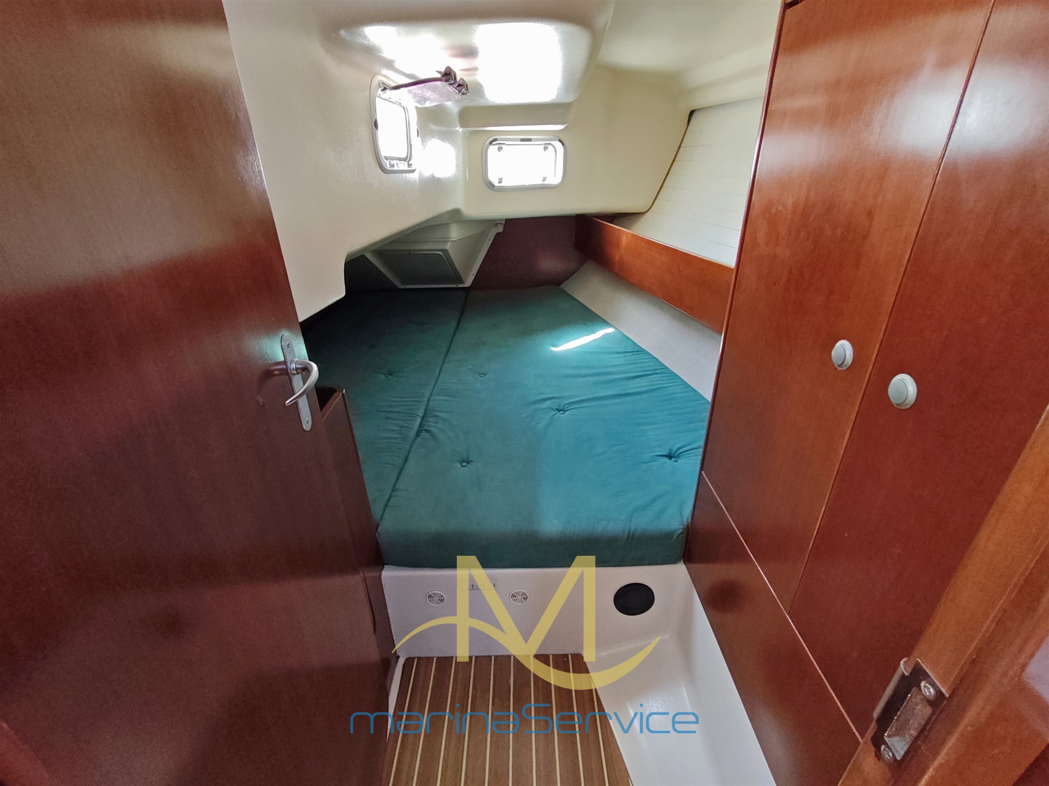 Aft cabin