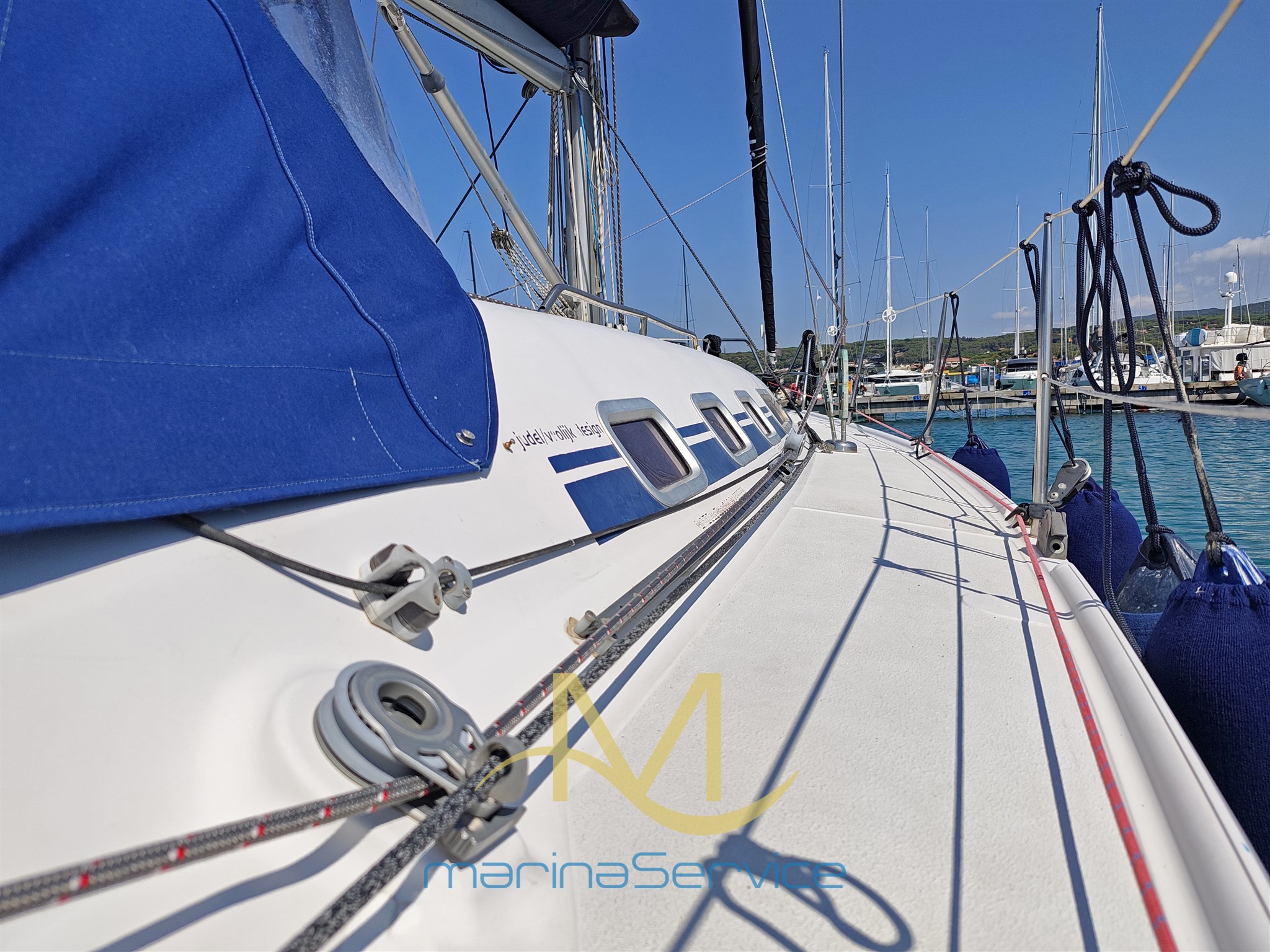 Starboard walkside