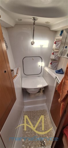 Forward toilette