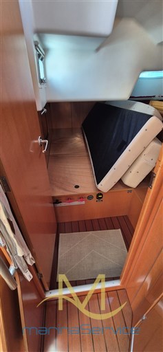 Aft cabin on port