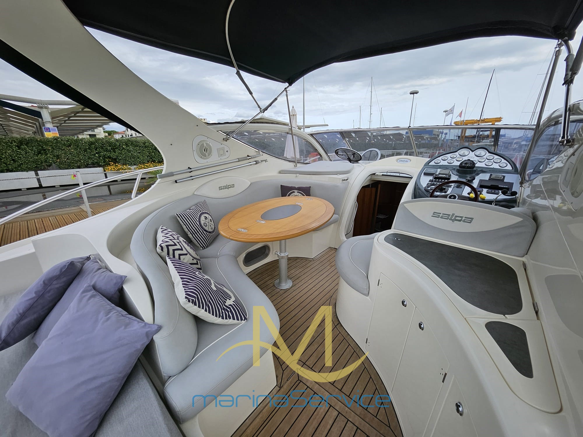 Cockpit 2