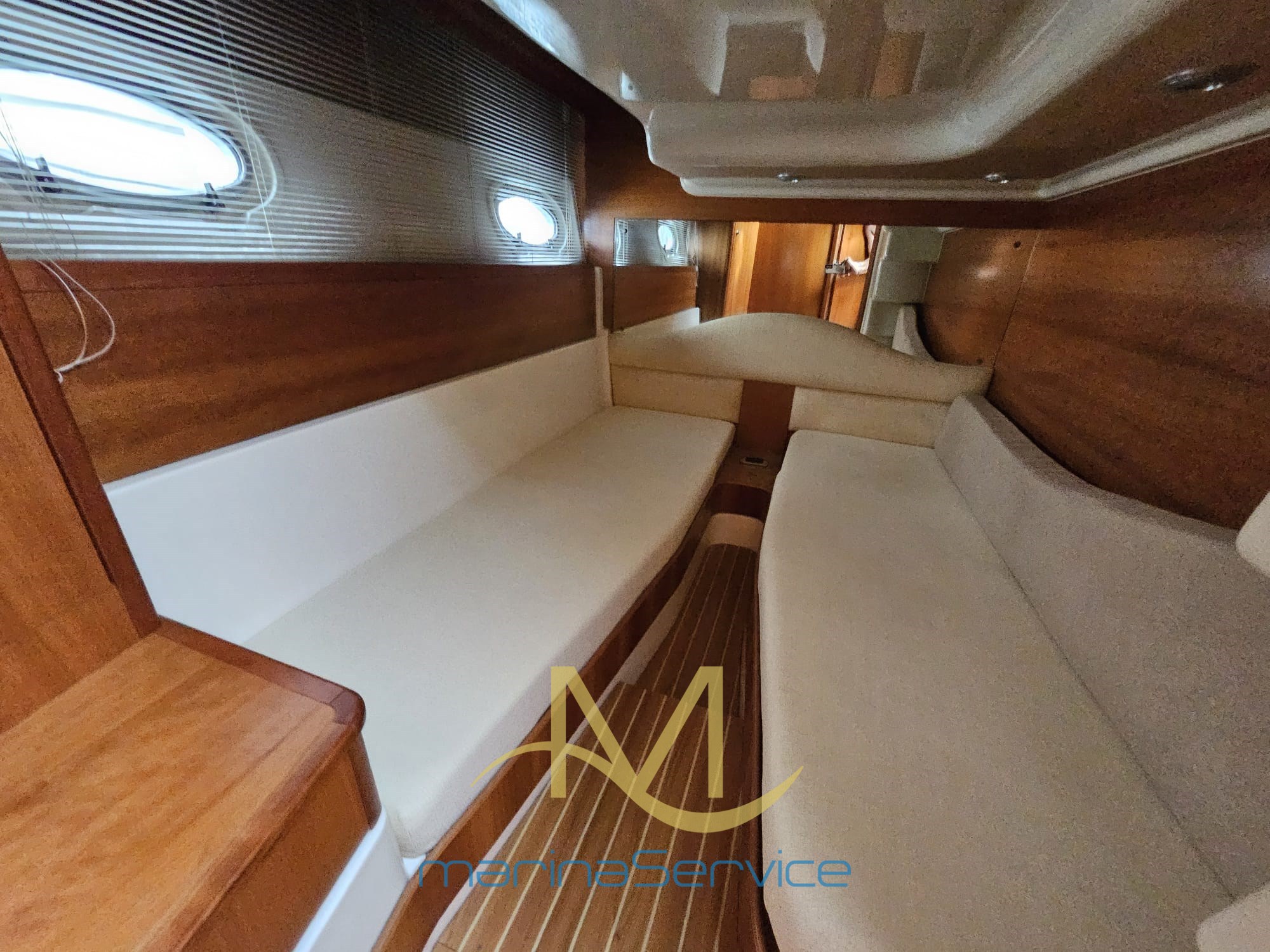 Stern cabin