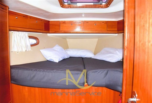 Bow cabin