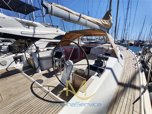 Starboard helm station