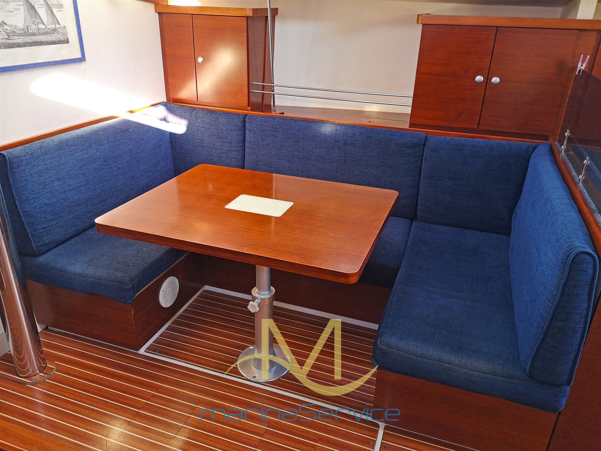 Convertible dining area