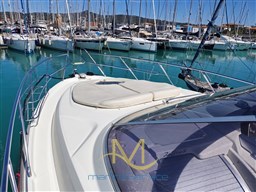 Bow sundeck