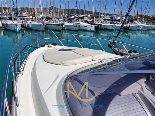 Bow sundeck