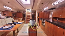 Back saloon
