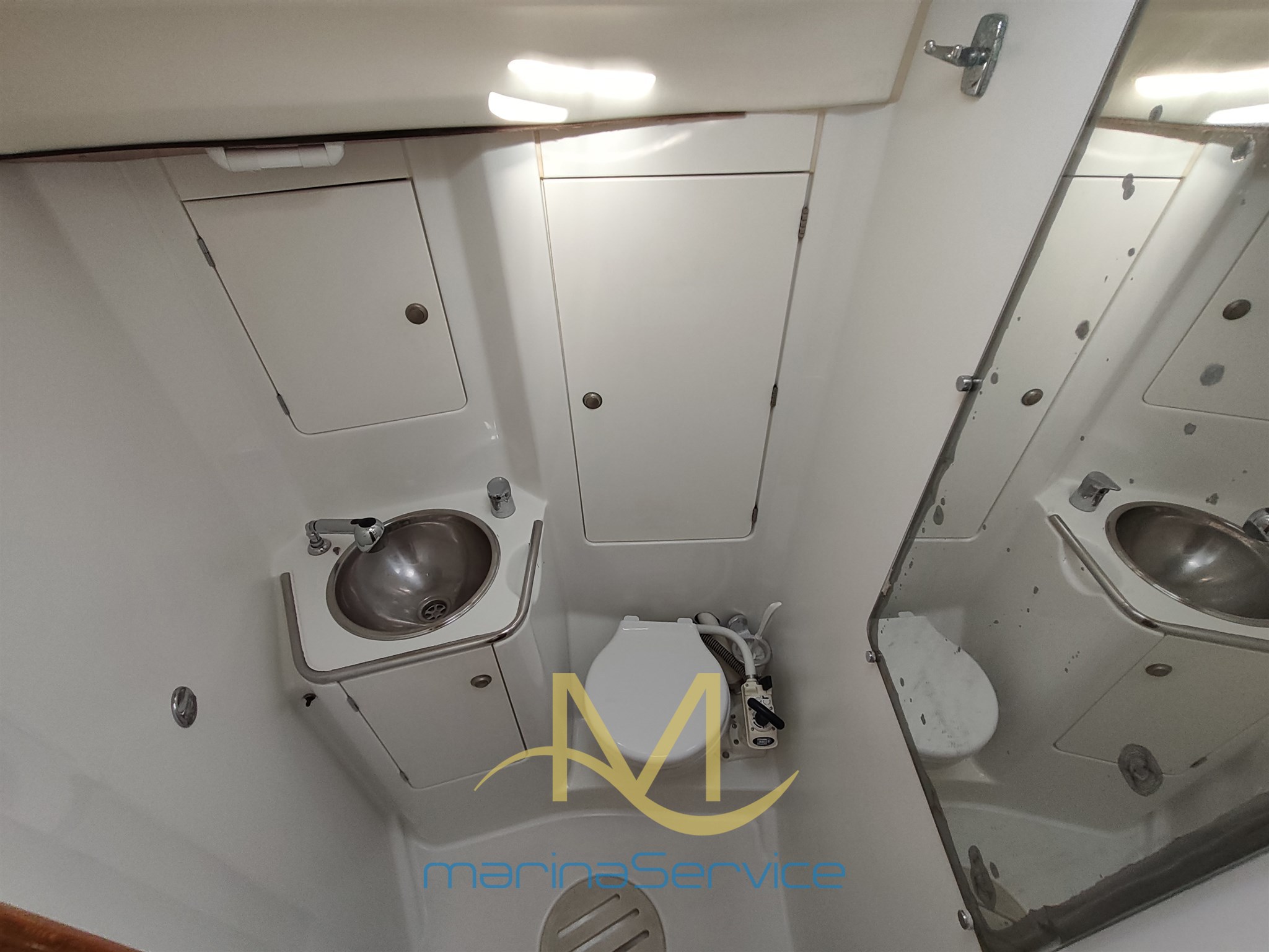 Private toilette