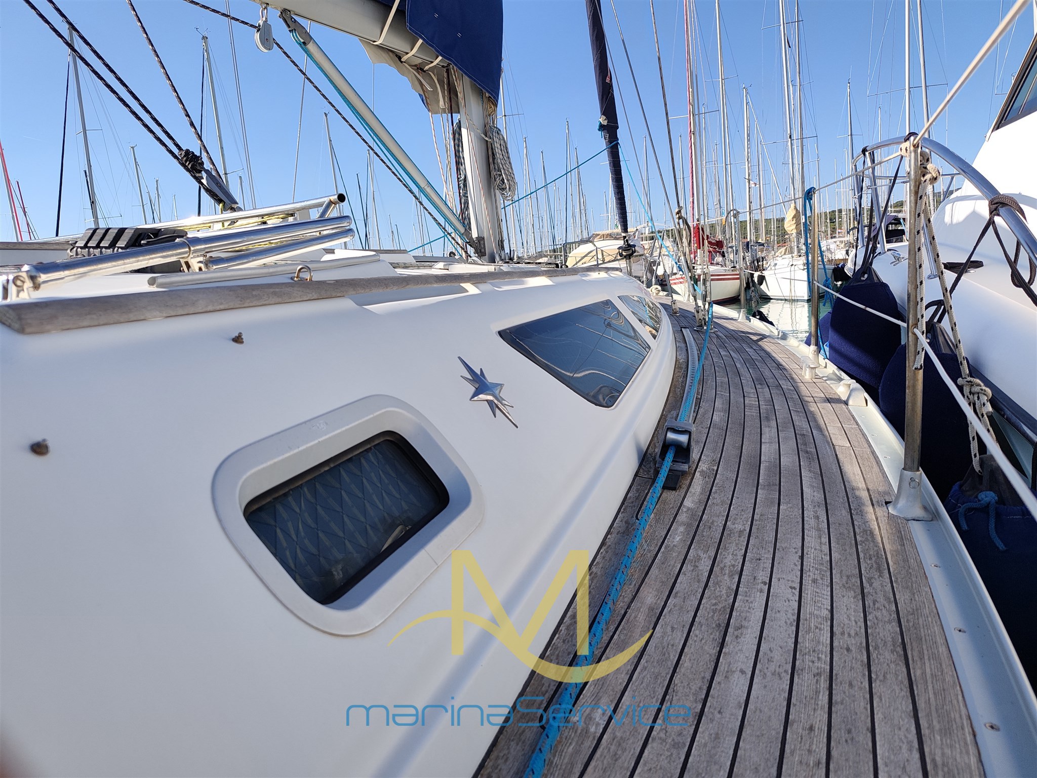 Walkside on starboard