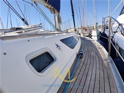 Walkside on starboard