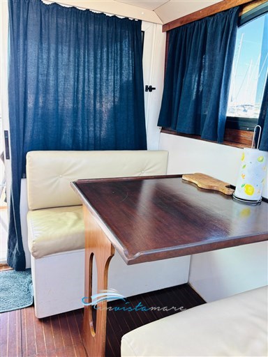 Space 290 dinette
