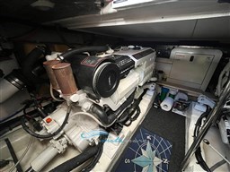 Riviera 40  sala motori 1