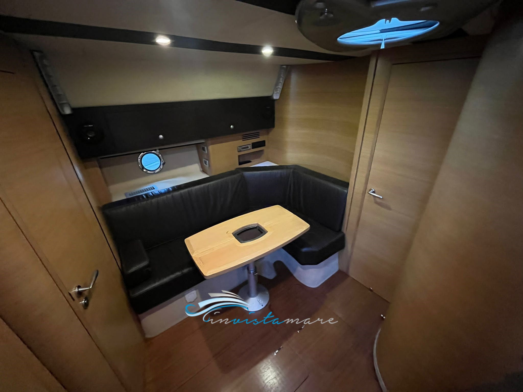 Cranchi 43 dinette
