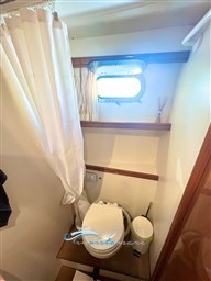 CAYMAN 38 BAGNO 2