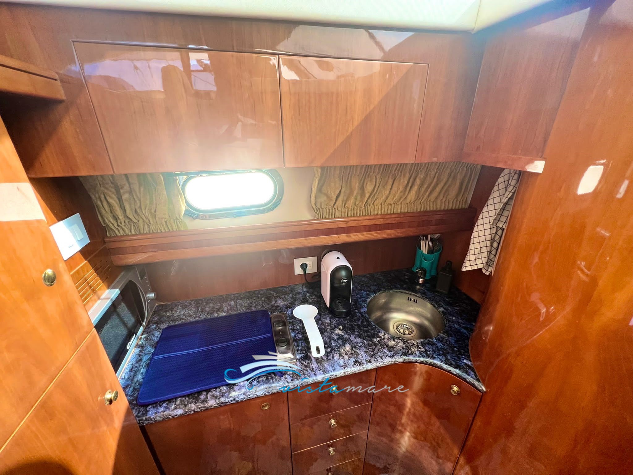 CAYMAN 38 CUCINA