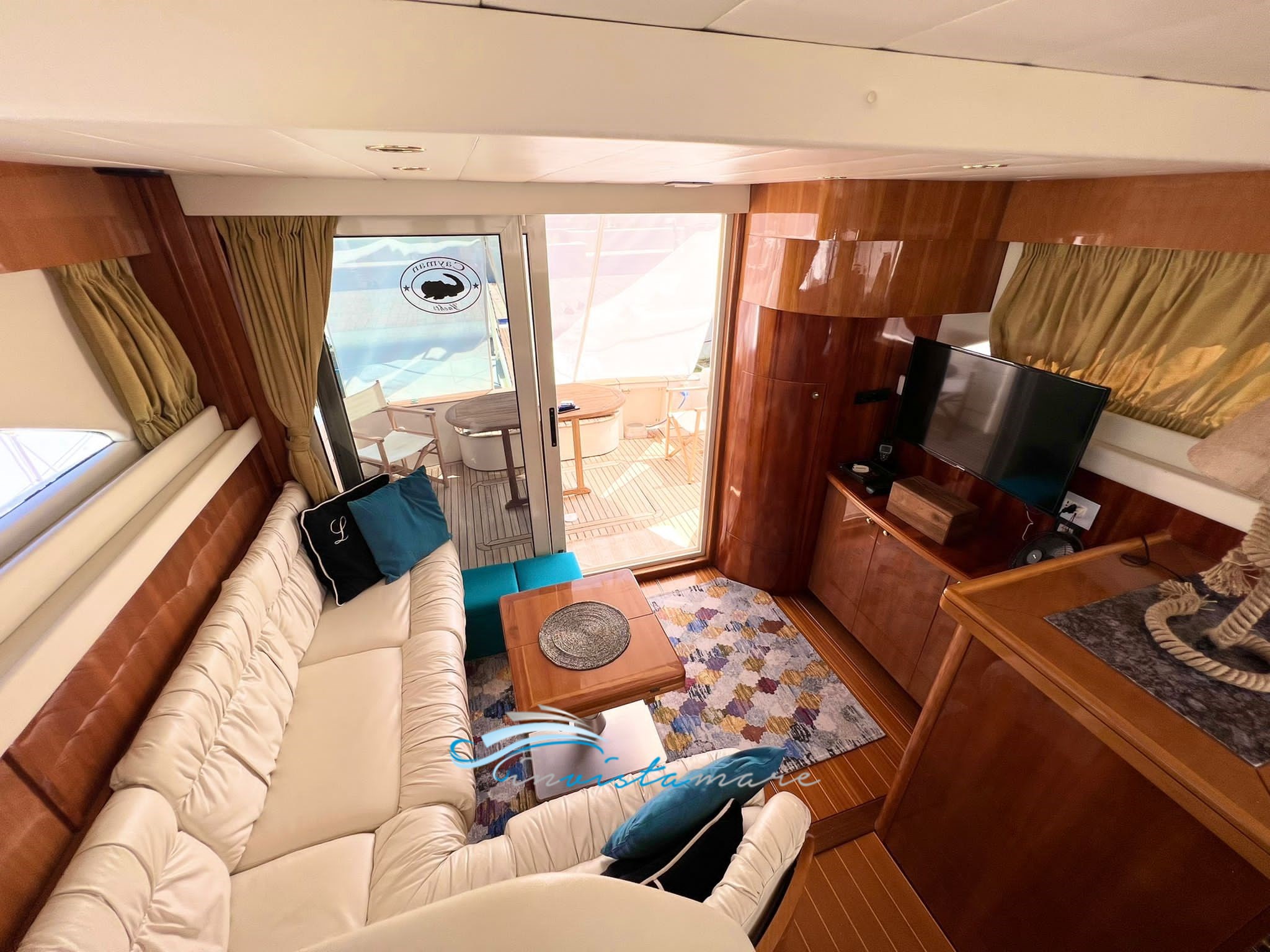 CAYMAN 38 DINETTE