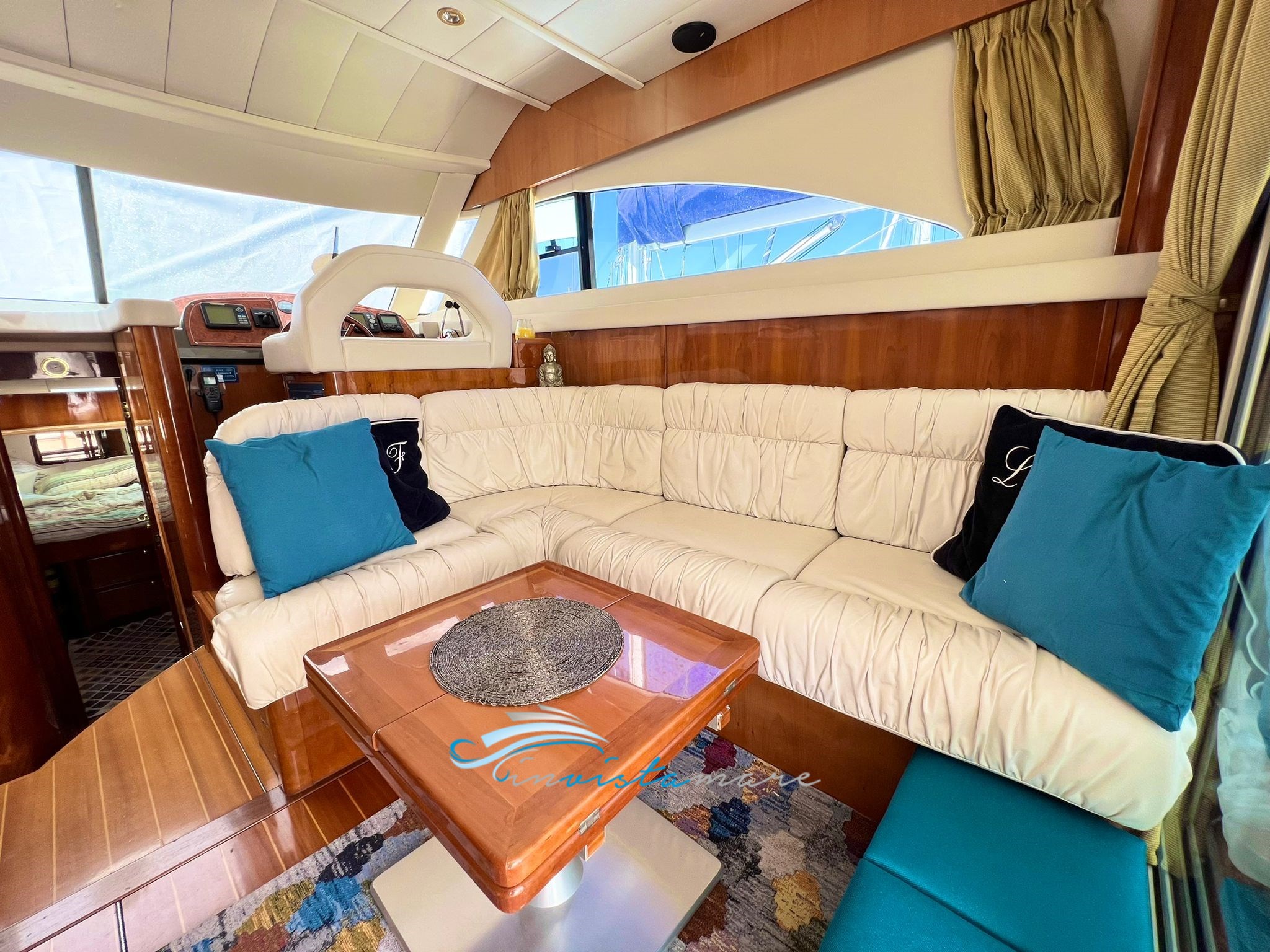 CAYMAN 38 TAVOLO DINETTE