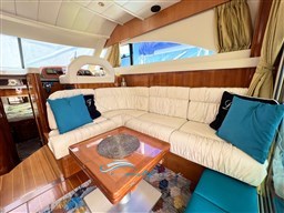 CAYMAN 38 TAVOLO DINETTE