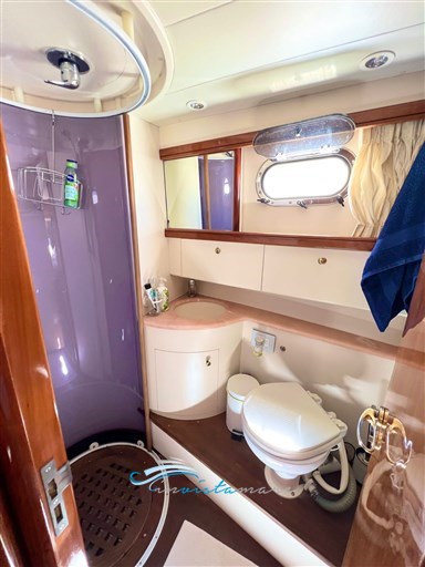 CAYMAN 38 BAGNO 3