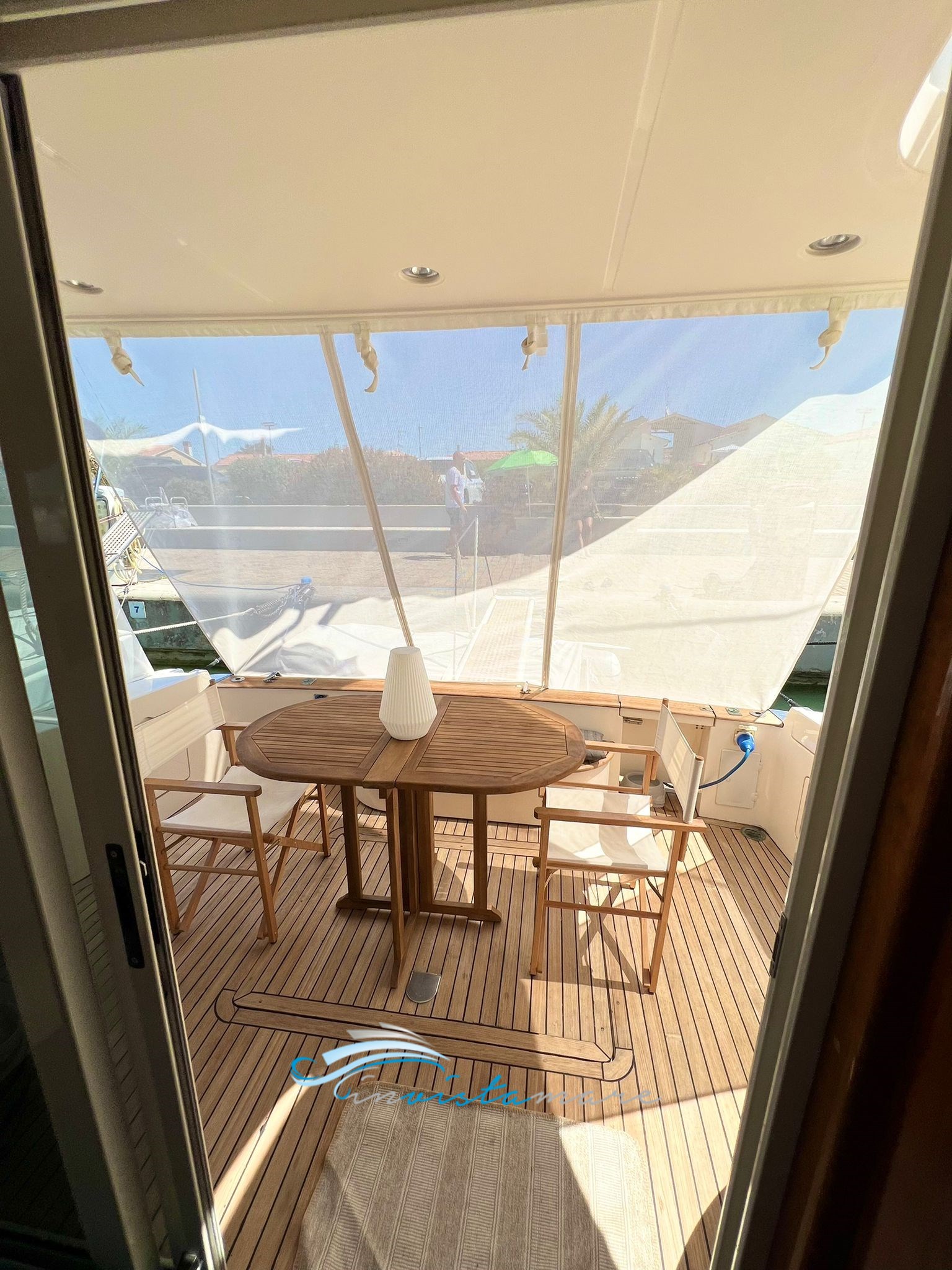 CAYMAN 38  POZZETTO