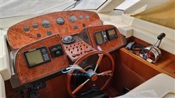 CAYMAN 38 GUIDA