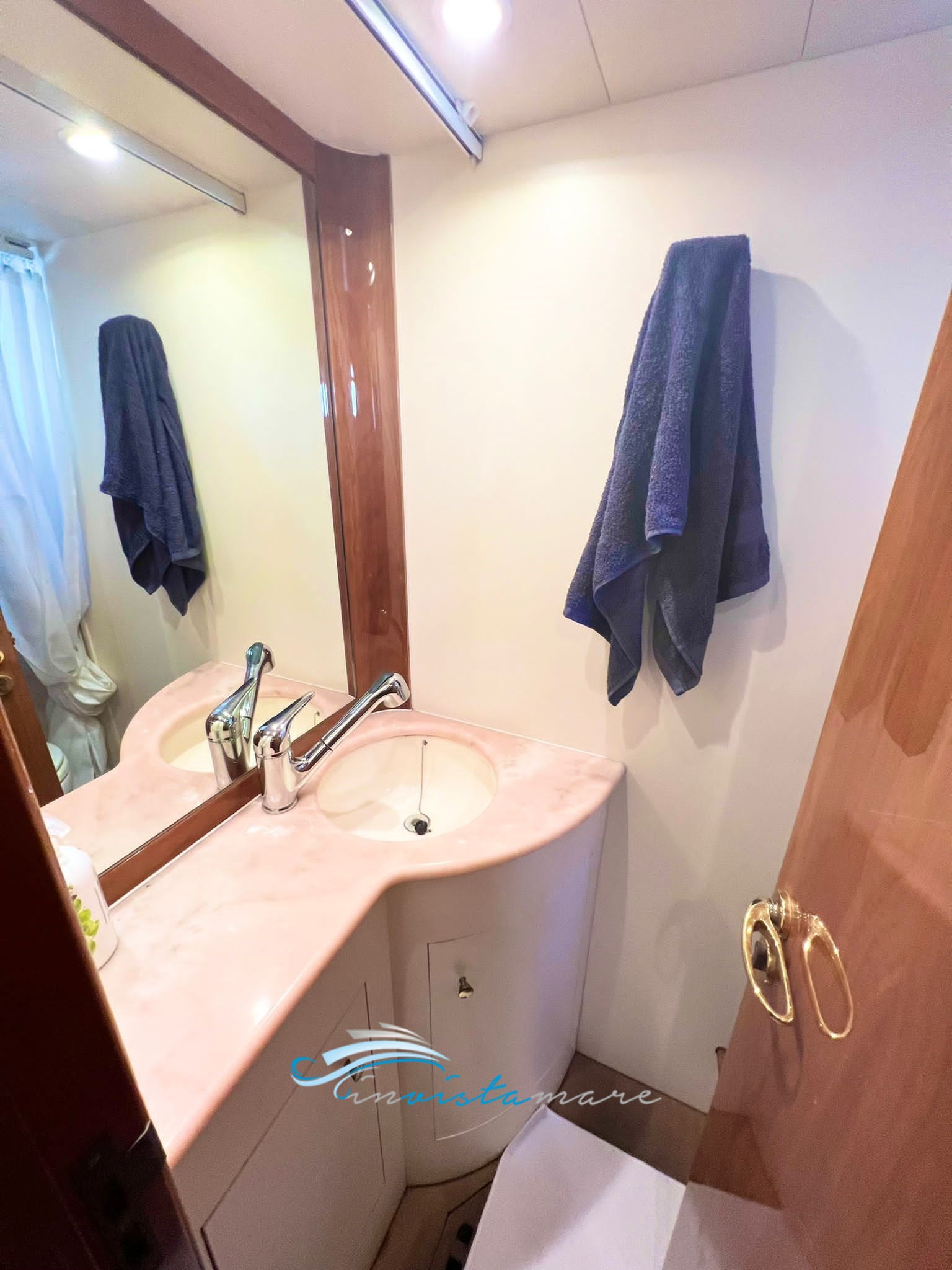 CAYMAN 38 BAGNO