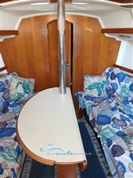 Sun Odyssey  tavolo