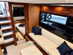 Riva 48  dinette 1