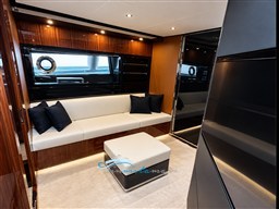 0Riva 48 dinette