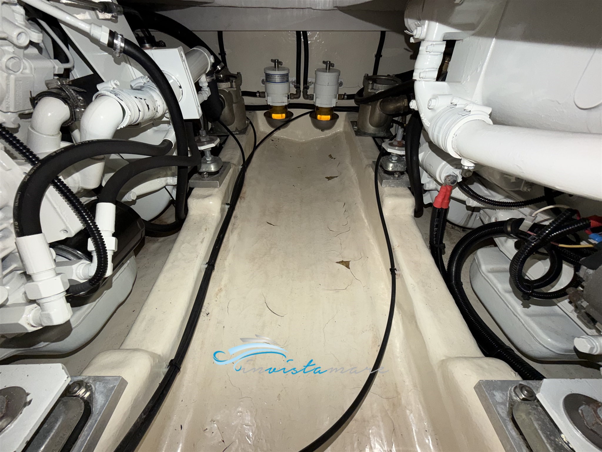 Calafuria 24 sala motori