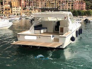Bertram 38 navigazione