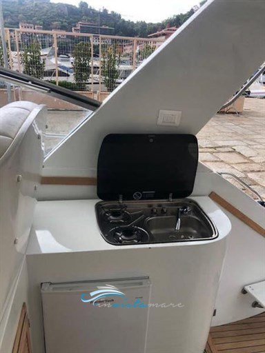 Bertram 38 cucina