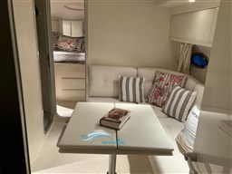 Pershing 39 dinette
